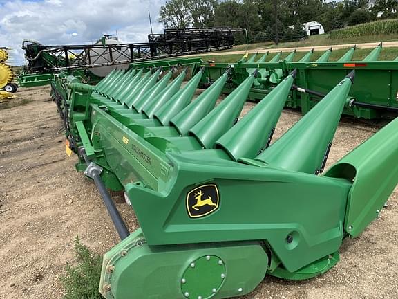 Image of John Deere C16F equipment image 2