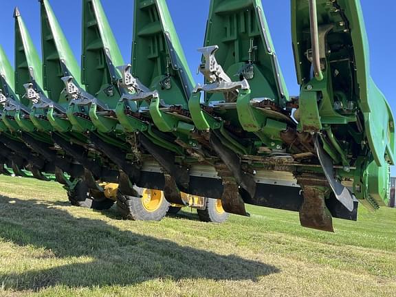 Image of John Deere C16F equipment image 4