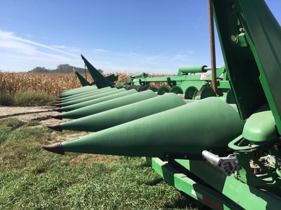 Image of John Deere C16F equipment image 2