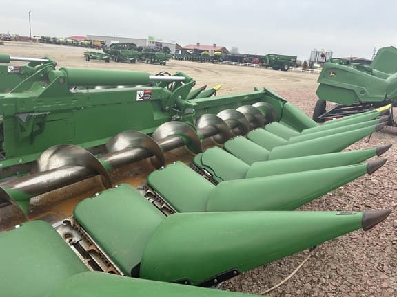 Image of John Deere C16F equipment image 2