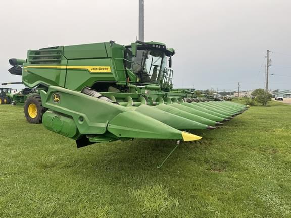 Image of John Deere C16F equipment image 2