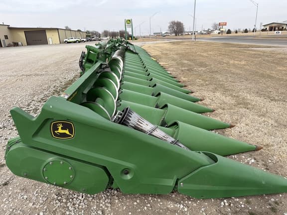 Image of John Deere C16F equipment image 3