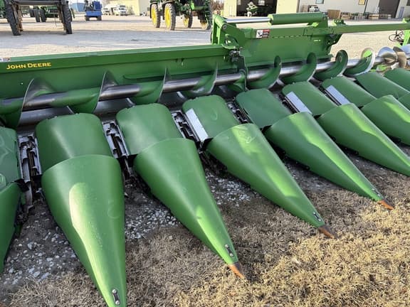 Image of John Deere C16F equipment image 3