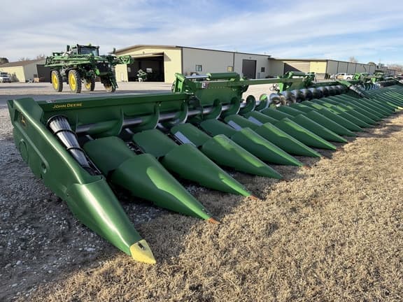 Image of John Deere C16F equipment image 1