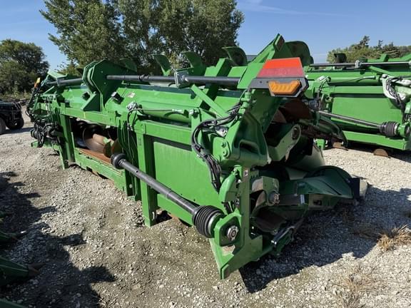 Image of John Deere C16F equipment image 4