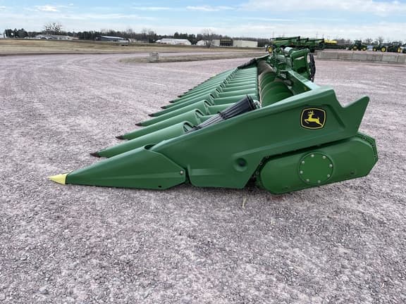 Image of John Deere C16F equipment image 4
