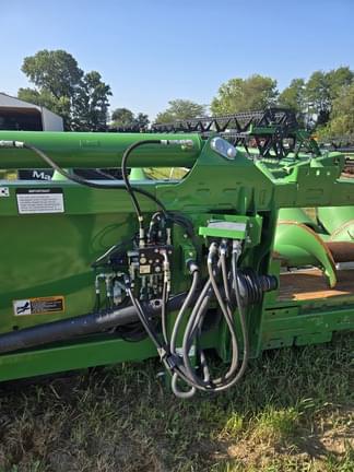 Image of John Deere C16F equipment image 4