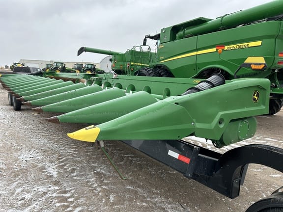 Main image John Deere C16R