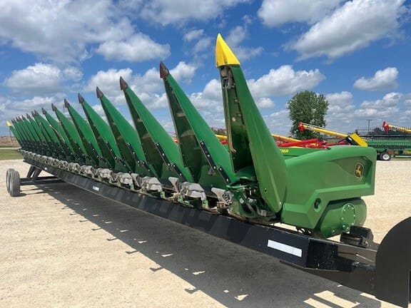 Main image John Deere C16R