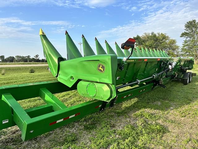 Image of John Deere C16R equipment image 3