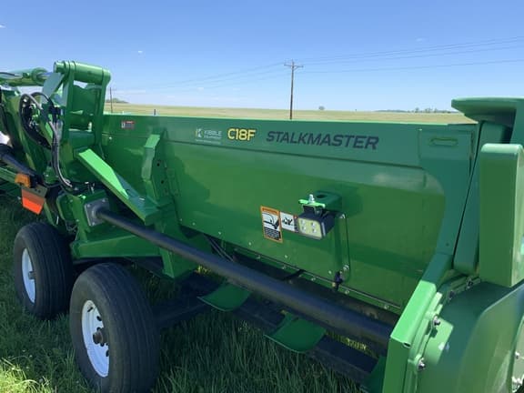 Image of John Deere C18F equipment image 4