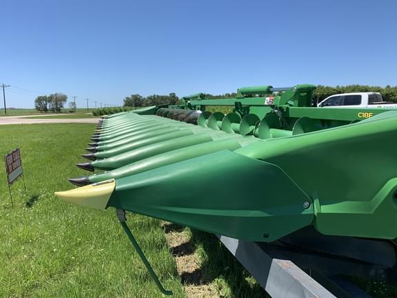 Image of John Deere C18F equipment image 1