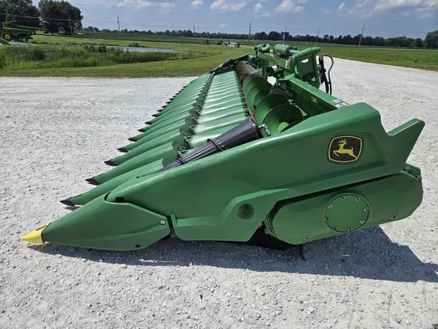Image of John Deere C18F equipment image 1