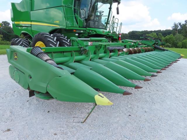 Image of John Deere C18F equipment image 1