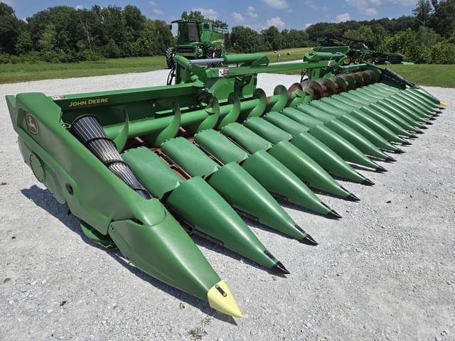 Image of John Deere C18F equipment image 2