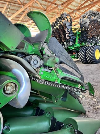 Image of John Deere C18F equipment image 4