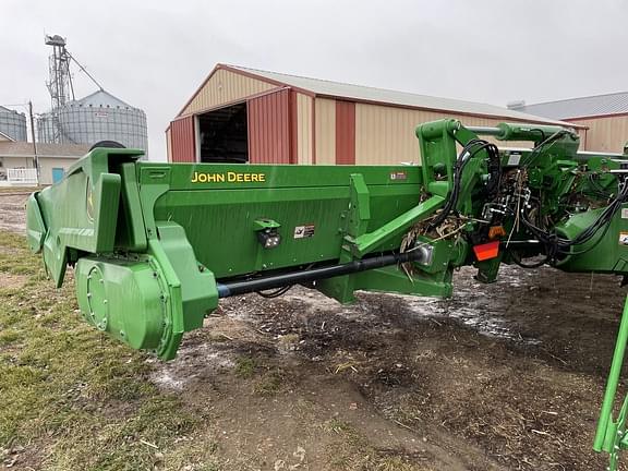 Image of John Deere C18F equipment image 3