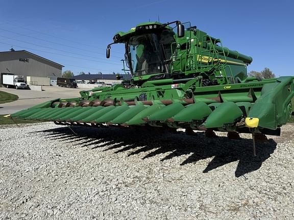 Image of John Deere C18F Primary image