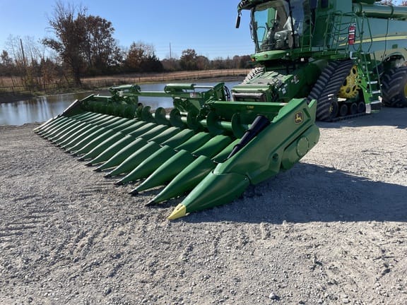 Main image John Deere C18F