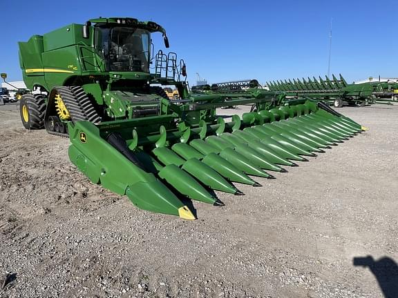 Image of John Deere C18F equipment image 1