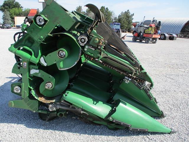 Image of John Deere C18F equipment image 3