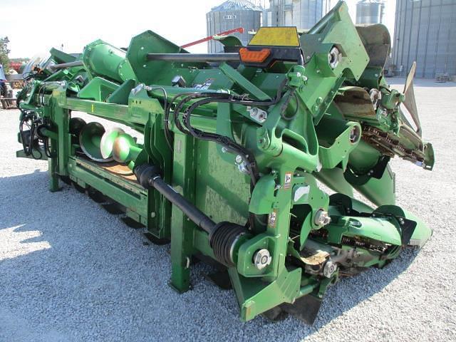 Image of John Deere C18F equipment image 4