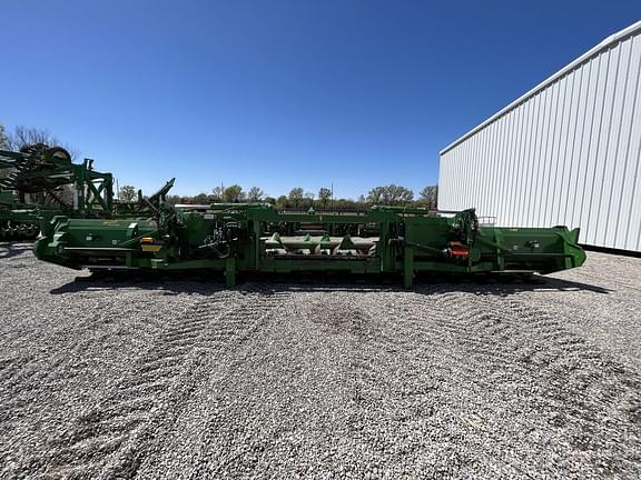 Image of John Deere C18F equipment image 4