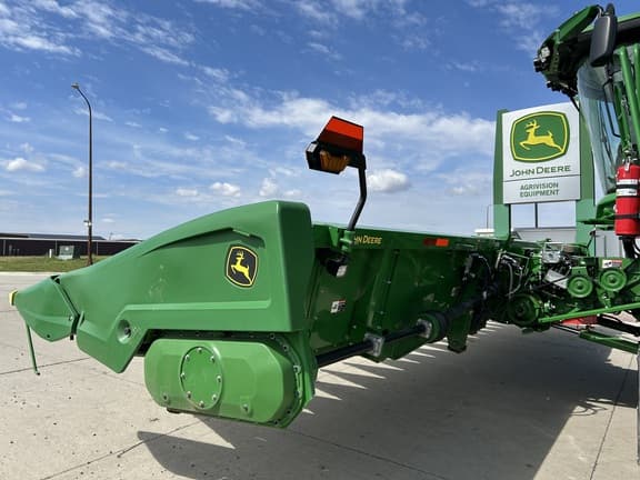 Image of John Deere C18R equipment image 2