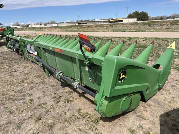 Image of John Deere C18R equipment image 3