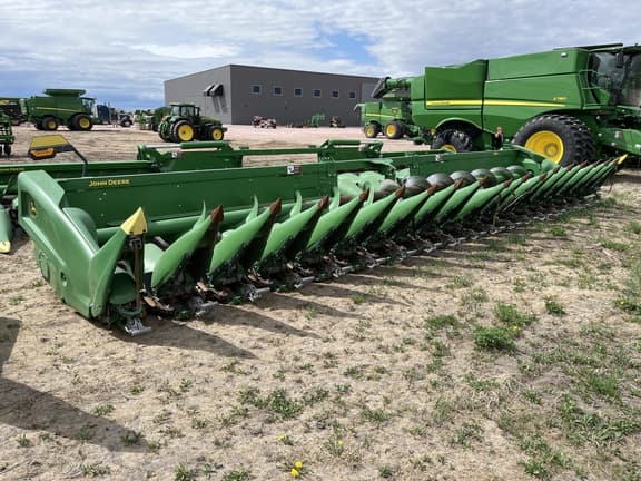 Image of John Deere C18R equipment image 1