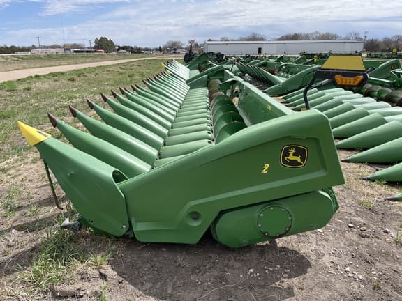 Image of John Deere C18R equipment image 2