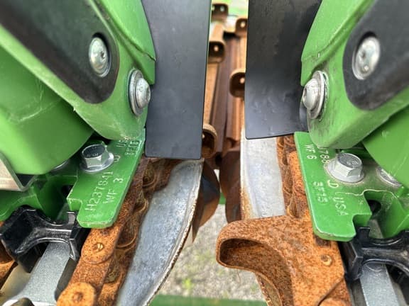 Image of John Deere C18R equipment image 2