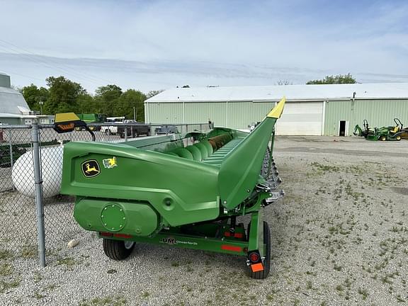 Image of John Deere C18R Primary image