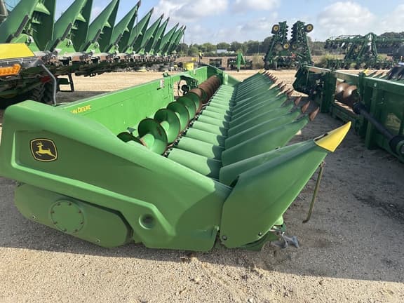 Image of John Deere C18R equipment image 1