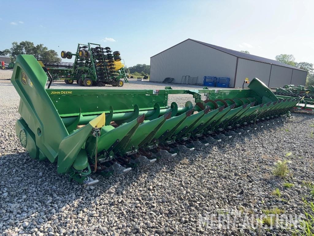 2023 John Deere C18R Equipment Image0