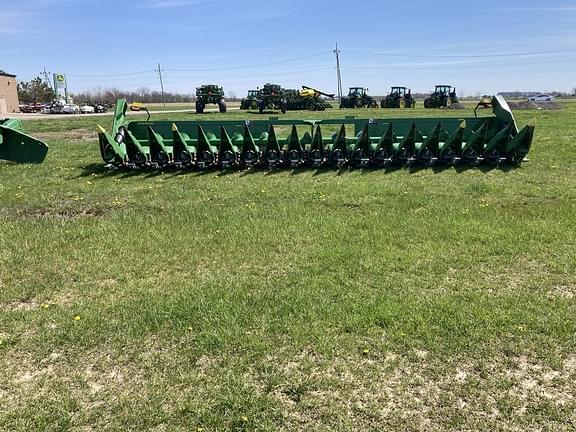 Image of John Deere C18R equipment image 1