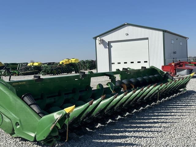 Image of John Deere C18R equipment image 2