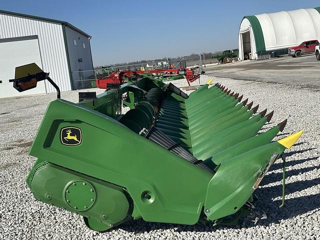 Image of John Deere C18R equipment image 4