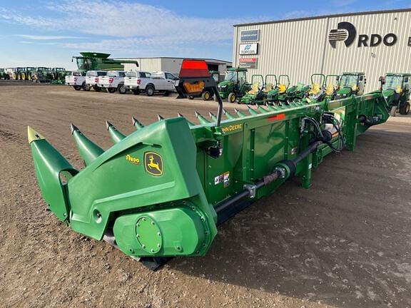 Image of John Deere C18R equipment image 4