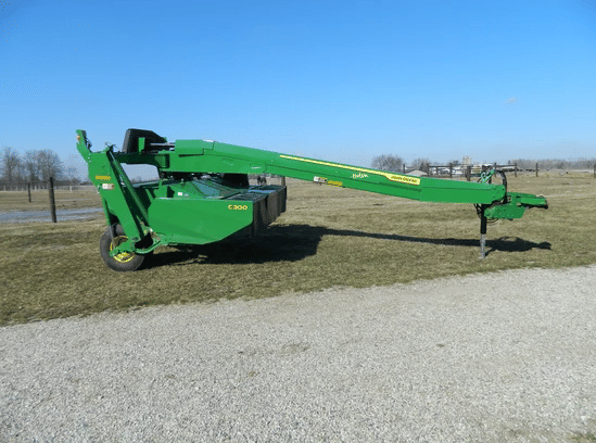 Image of John Deere C300 equipment image 2