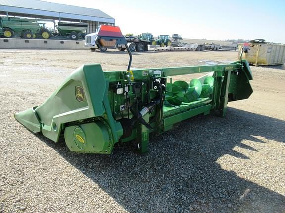 Image of John Deere C6R equipment image 4