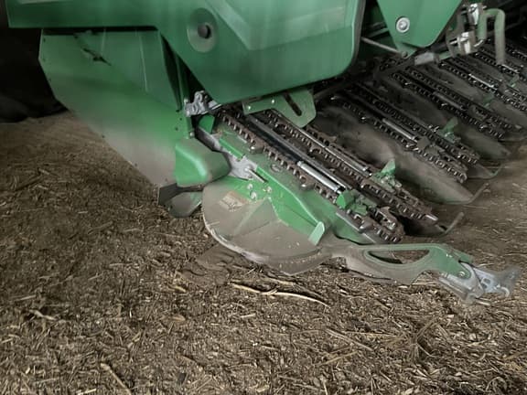 Image of John Deere C6R equipment image 1