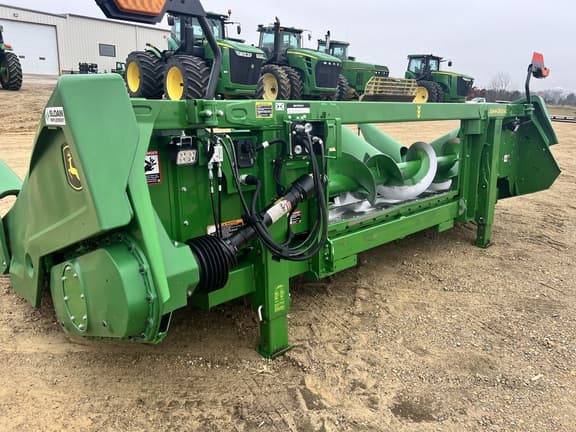 Image of John Deere C6R equipment image 4