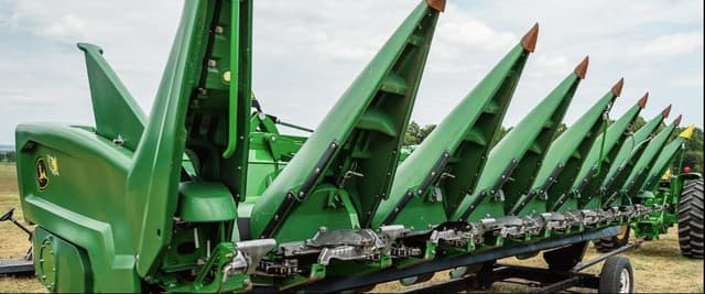 Image of John Deere C8F equipment image 1