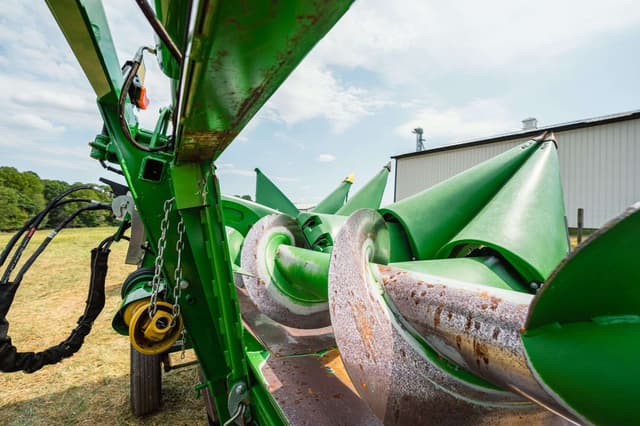 Image of John Deere C8F equipment image 4