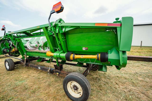 Image of John Deere C8F equipment image 3