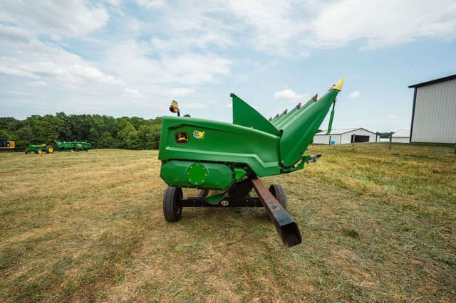 Image of John Deere C8F equipment image 2