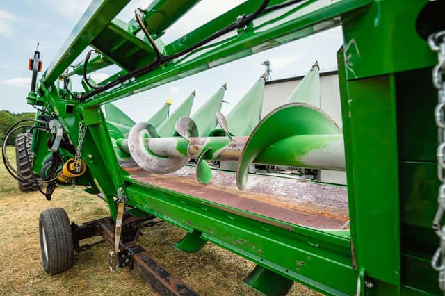 Image of John Deere C8F equipment image 4