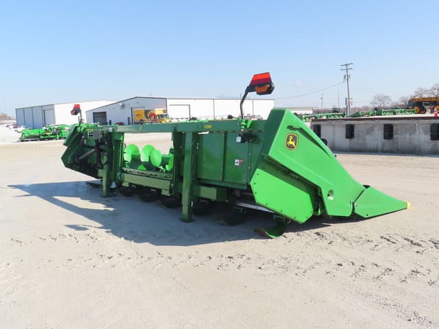 Image of John Deere C8R equipment image 2