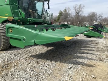 Main image John Deere C8R